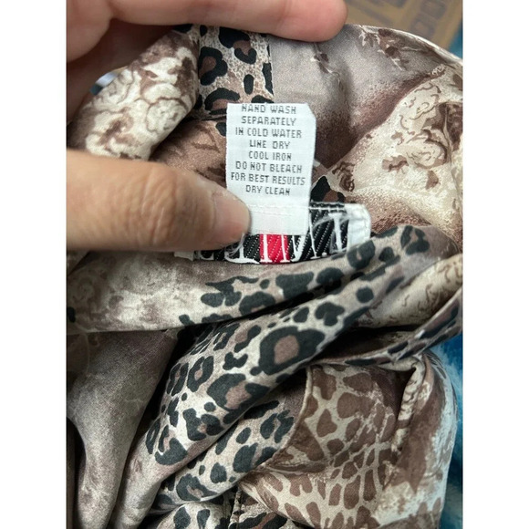 Stunt 100% Silk Short Sleeve Leopard - Picture 4 of 6